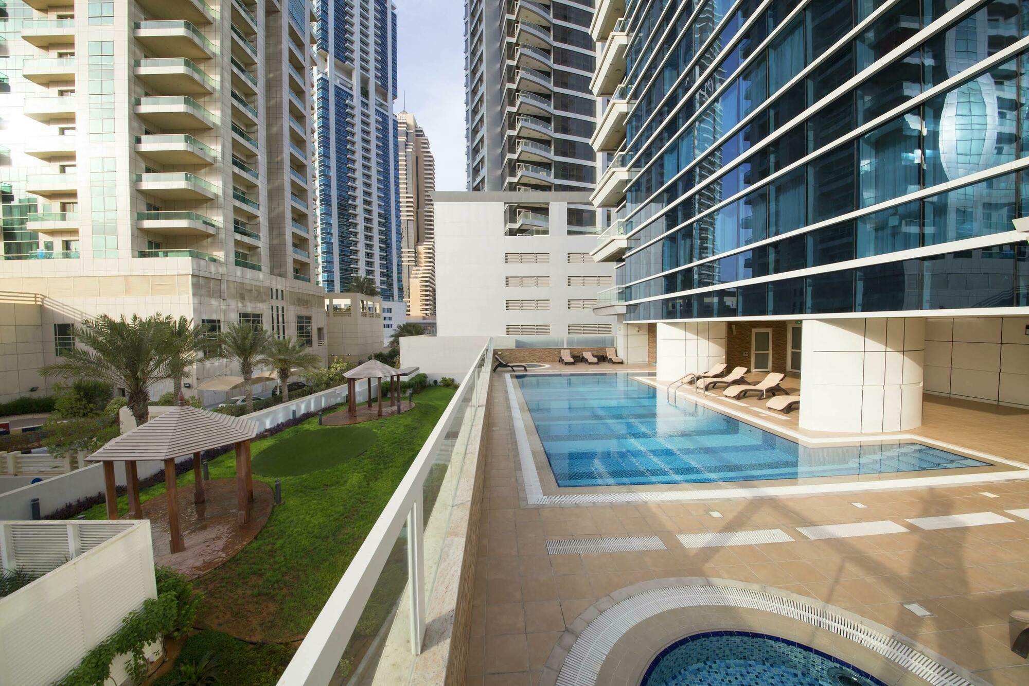 Barcelo Residences Dubai Marina Exterior photo